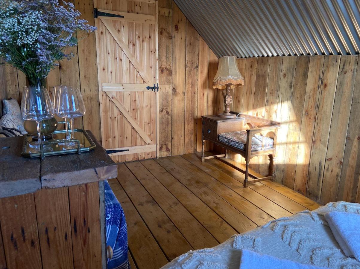 Fen Meadows Glamping - Luxury Cabins And Bell Tents Κέμπριτζ Εξωτερικό φωτογραφία