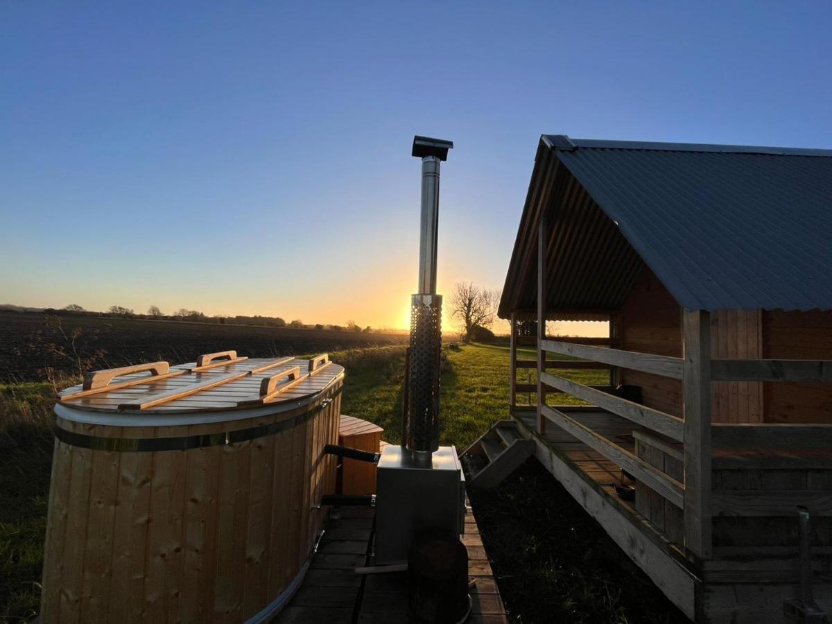 Fen Meadows Glamping - Luxury Cabins And Bell Tents Κέμπριτζ Εξωτερικό φωτογραφία
