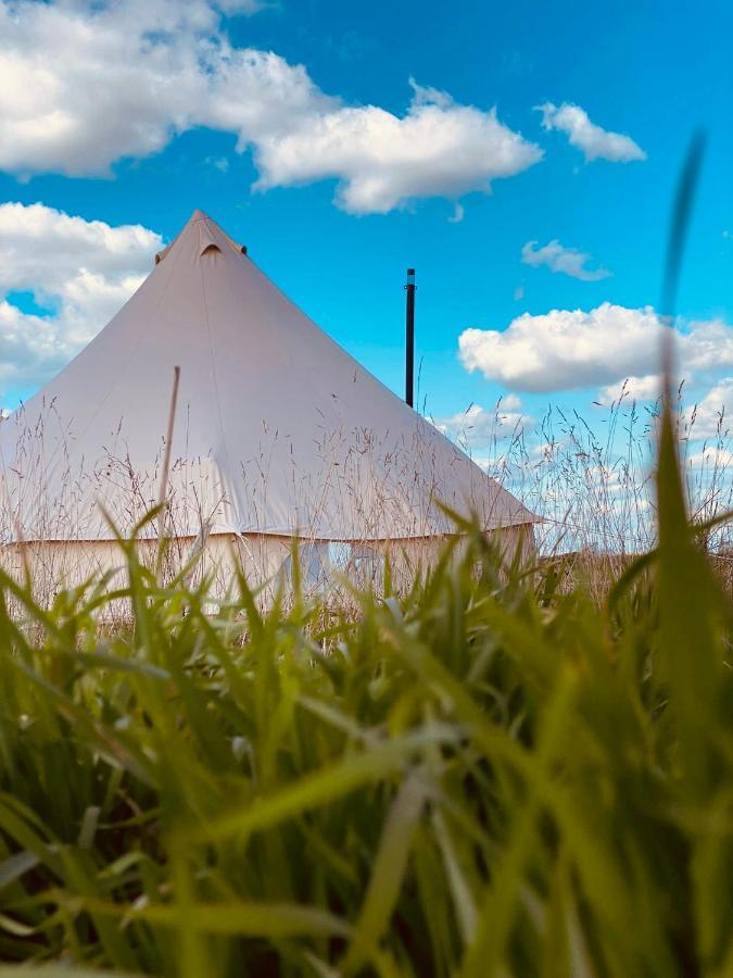 Fen Meadows Glamping - Luxury Cabins And Bell Tents Κέμπριτζ Εξωτερικό φωτογραφία