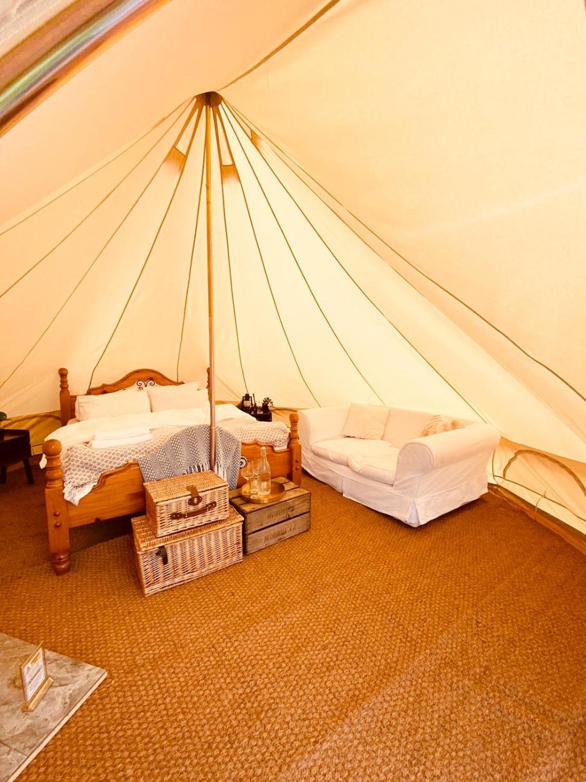 Fen Meadows Glamping - Luxury Cabins And Bell Tents Κέμπριτζ Εξωτερικό φωτογραφία